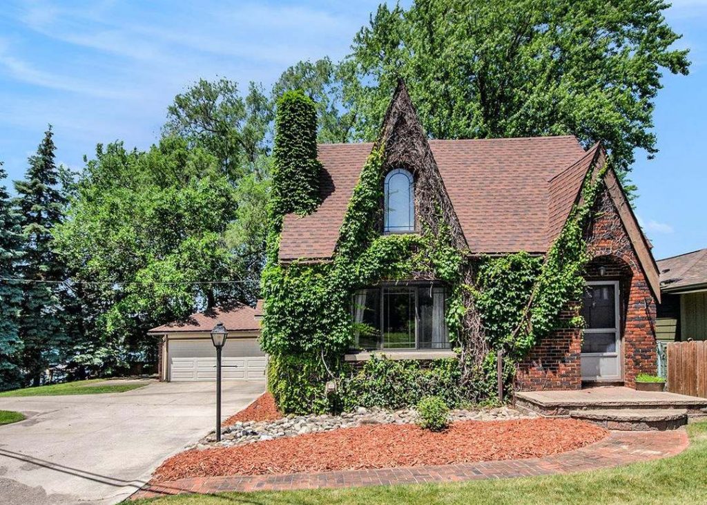 fenton michigan real estate image