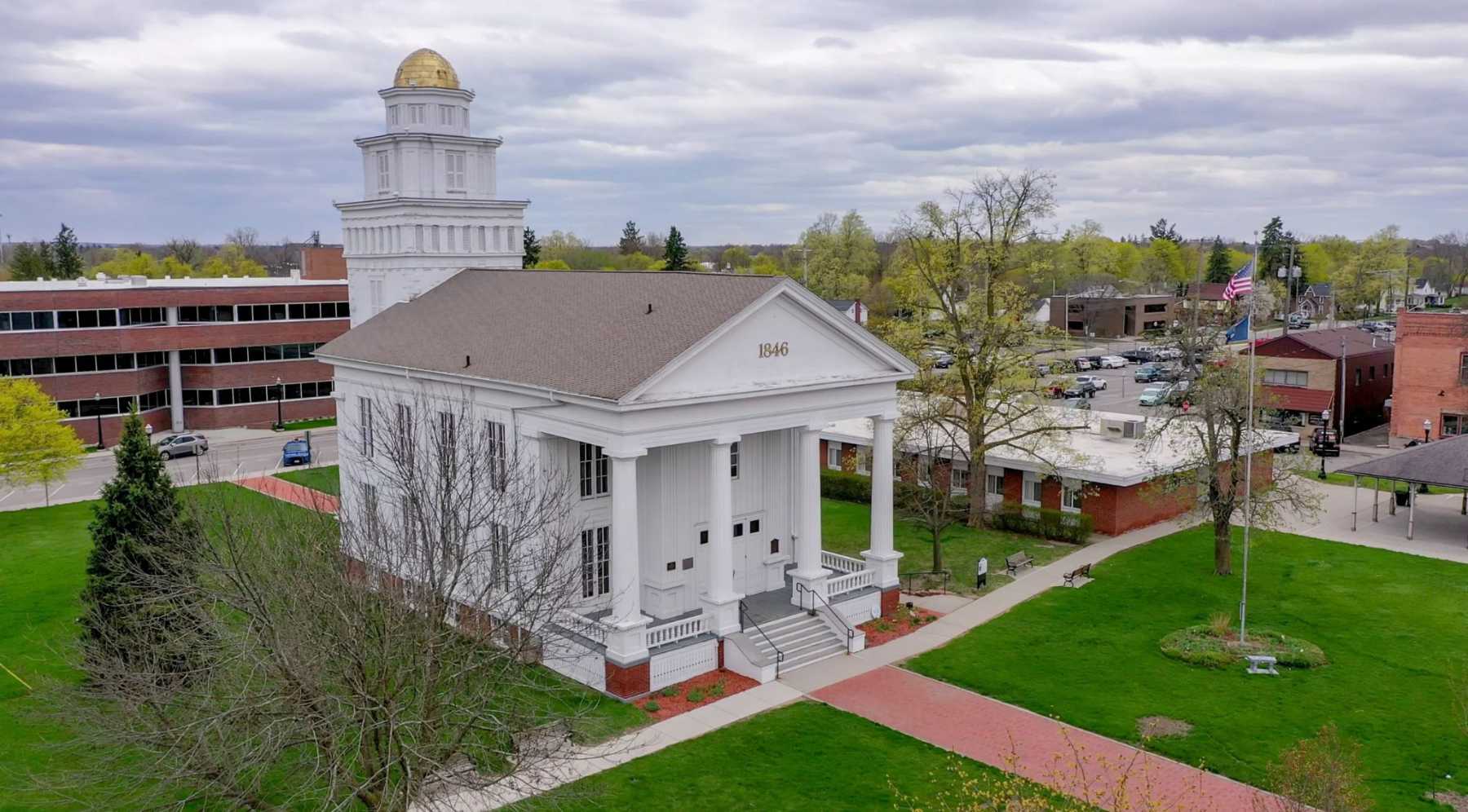 best communities to live in michigan image